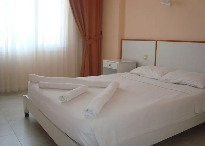 Golden Moon Apart-hotel 2*