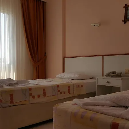 Golden Moon 2* קוסדסי