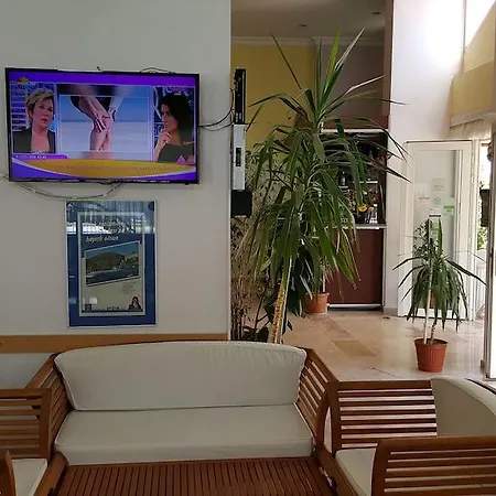 Apartmanhotel Golden Moon 2*