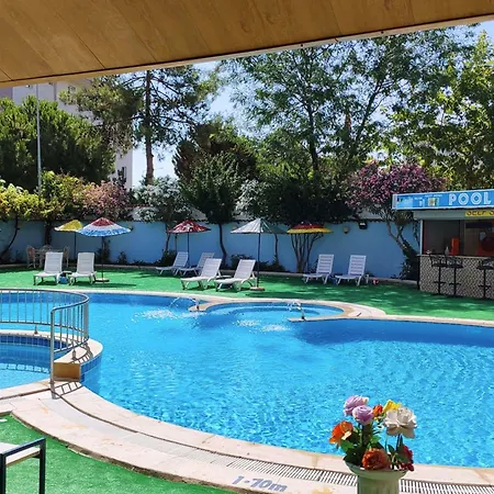 Golden Moon 2* קוסדסי