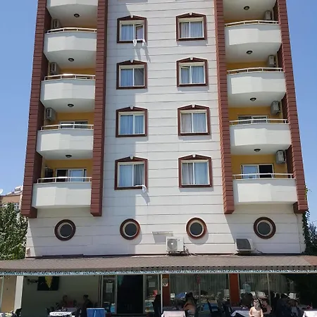 Golden Moon מלון דירות