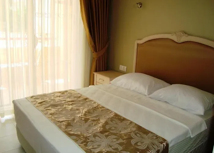 Golden Moon Apart Otel Kuşadası