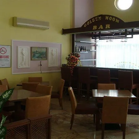 Aparthotel Golden Moon 2*