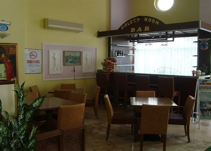 Aparthotel Golden Moon 2*