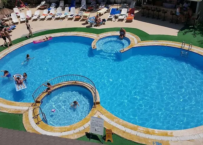 Aparthotel Golden Moon 2*